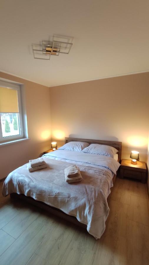 Villa Dom Przy Gorce à Lesko Extérieur photo