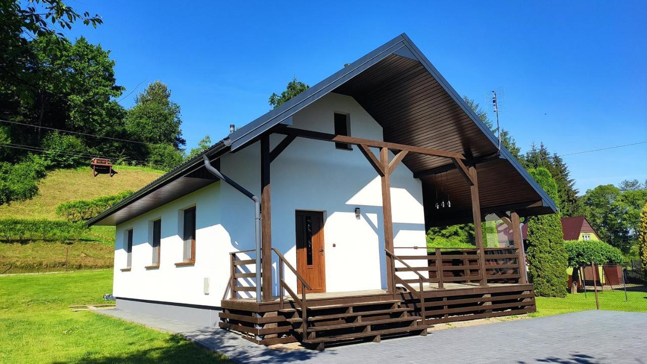 Villa Dom Przy Gorce à Lesko Extérieur photo